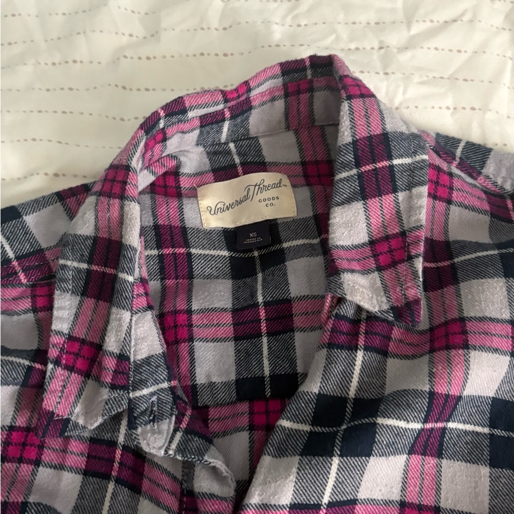 Universal Thread woman’s flannel - Picture 2 of 3